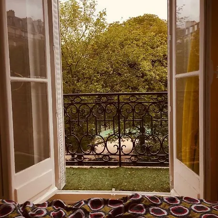 Entre Montmartre Et Batignolles *
