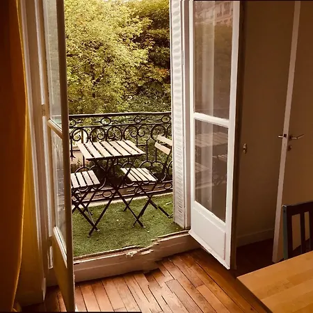 Entre Montmartre Et Batignolles * Paris
